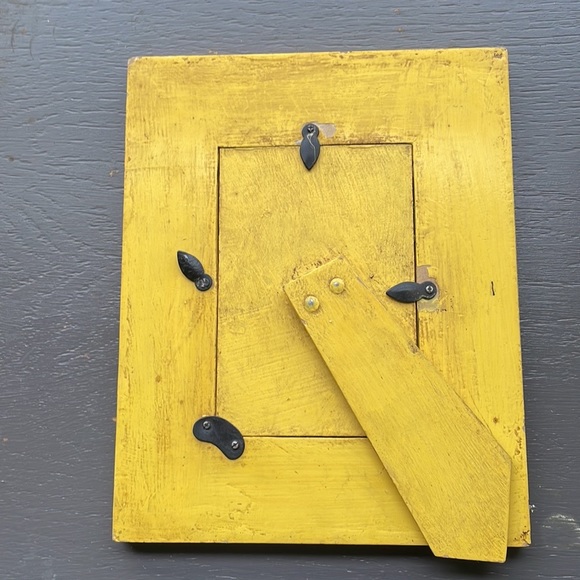 Decorative frame yellow with natural patina. Red flowers. Height 10.25 inches - Picture 2 of 3